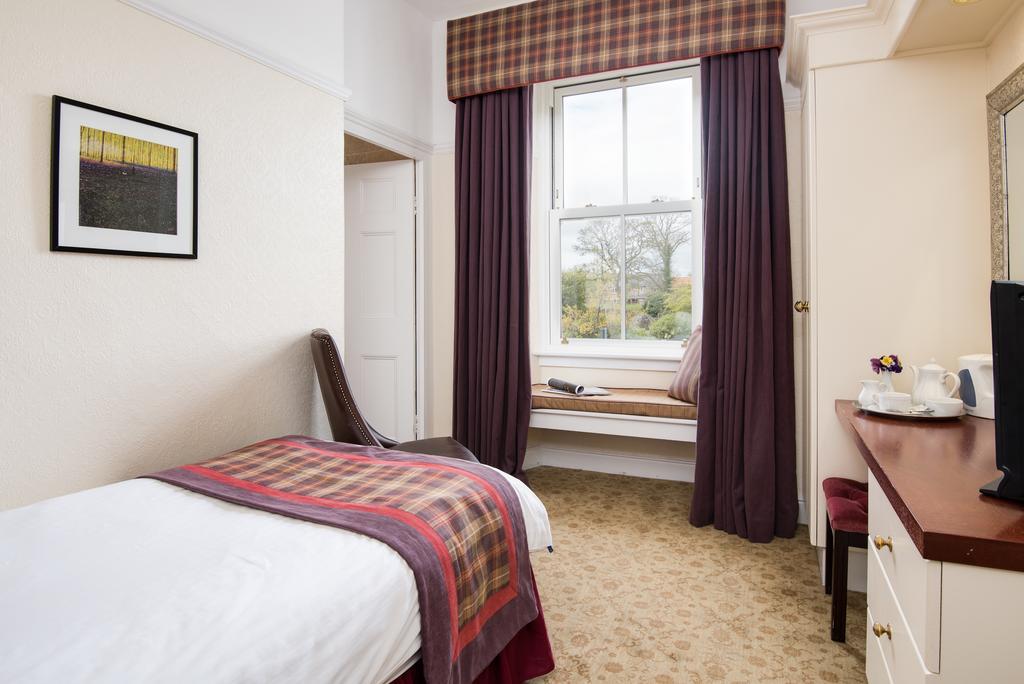 The Dunstanburgh Castle Hotel Embleton  Exterior photo